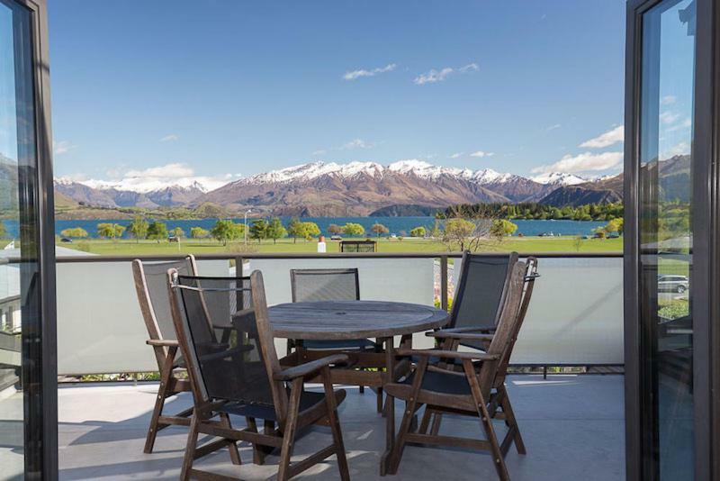 Kylie'S Castle Villa Wanaka Exterior photo